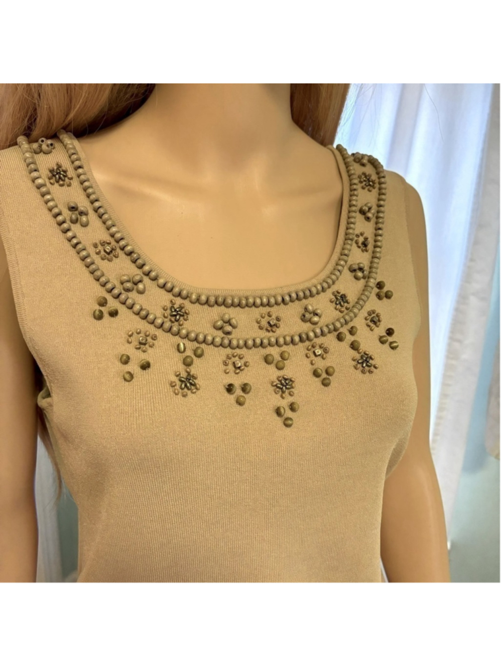 VINTAGE RARE FIND BEADED TOP IN EXCELLENT CONDITION TAN KNIT SLEEVELESS SIZE XL